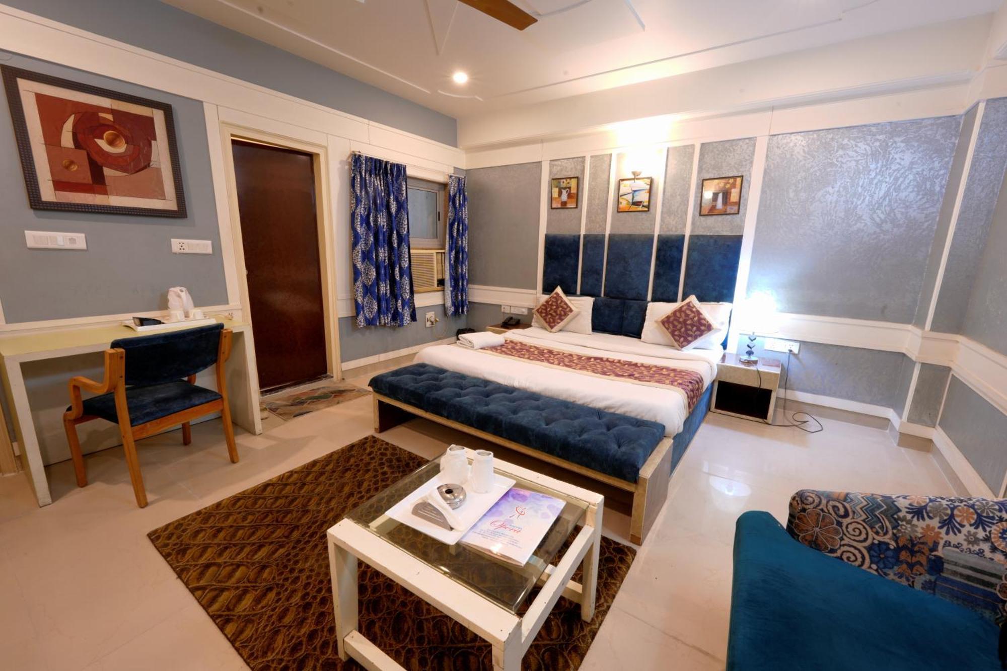 A Family Hotel Oppera Near Igi Airport New Delhi Exterior photo
