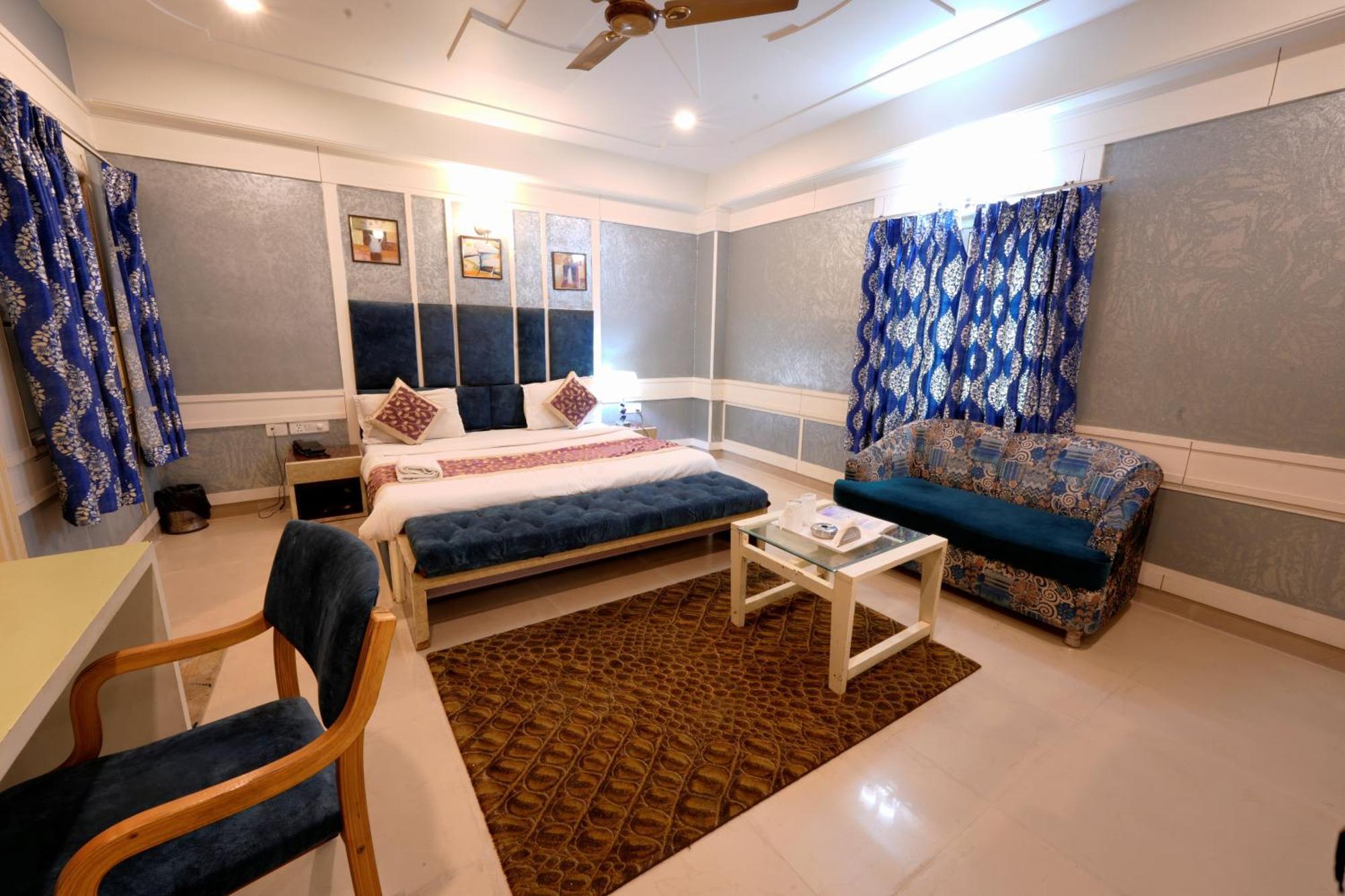 A Family Hotel Oppera Near Igi Airport New Delhi Exterior photo