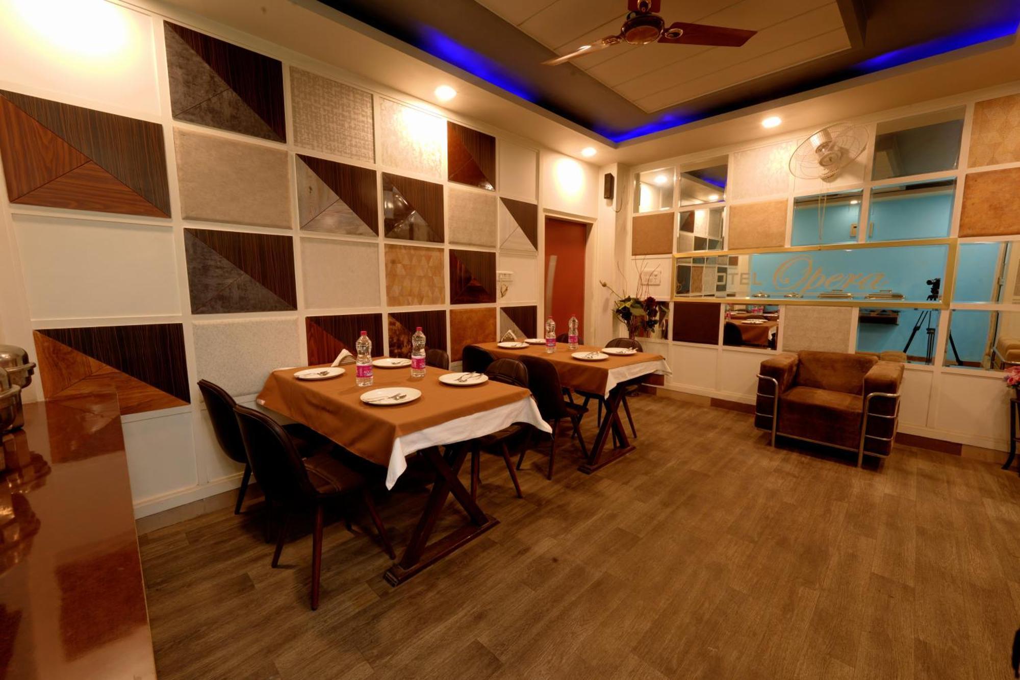 A Family Hotel Oppera Near Igi Airport New Delhi Exterior photo
