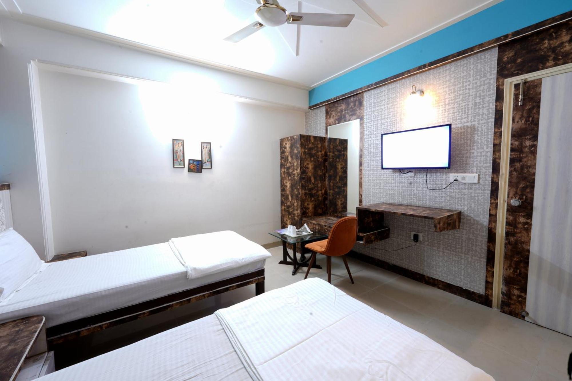 A Family Hotel Oppera Near Igi Airport New Delhi Exterior photo