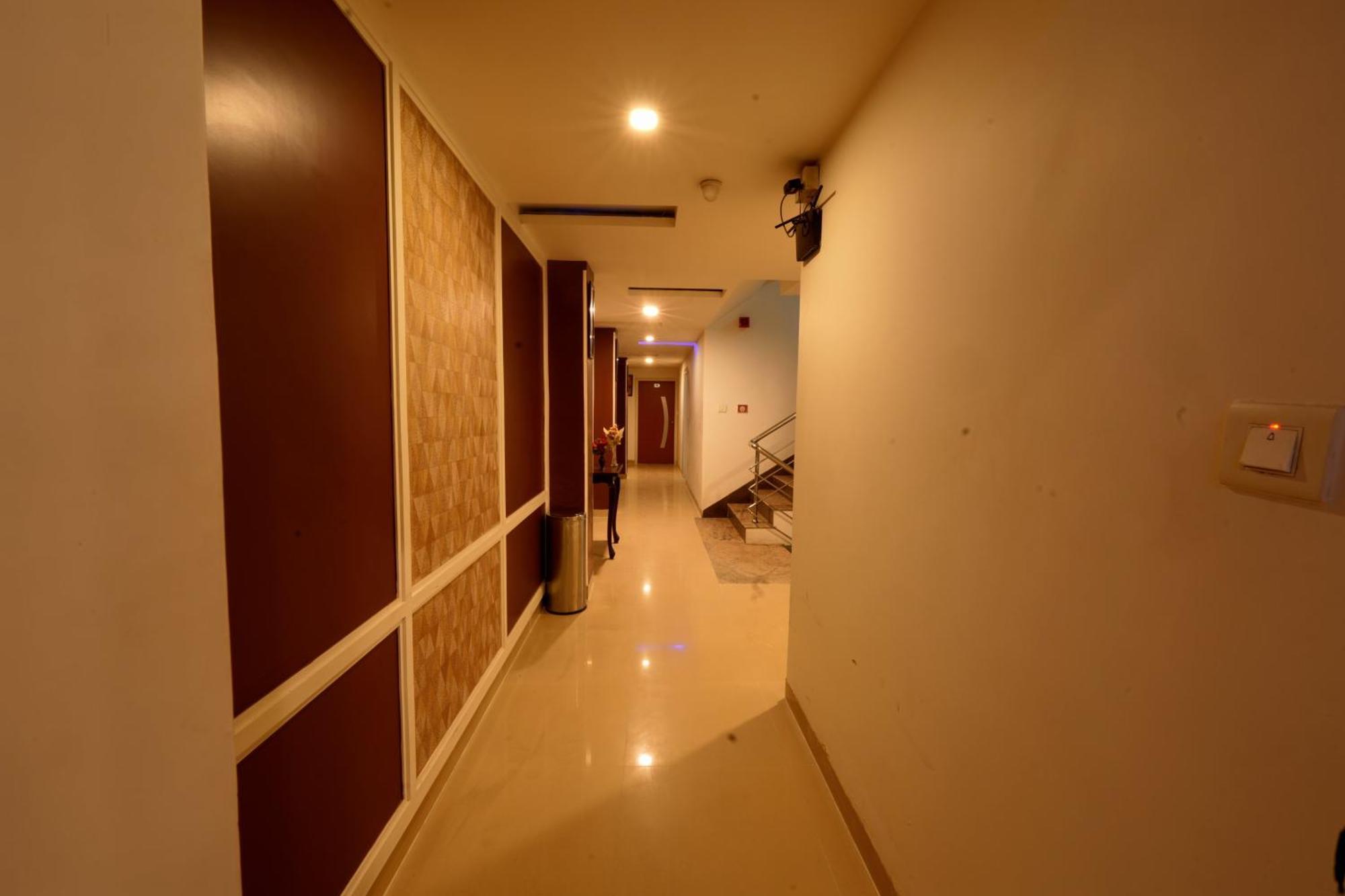 A Family Hotel Oppera Near Igi Airport New Delhi Exterior photo