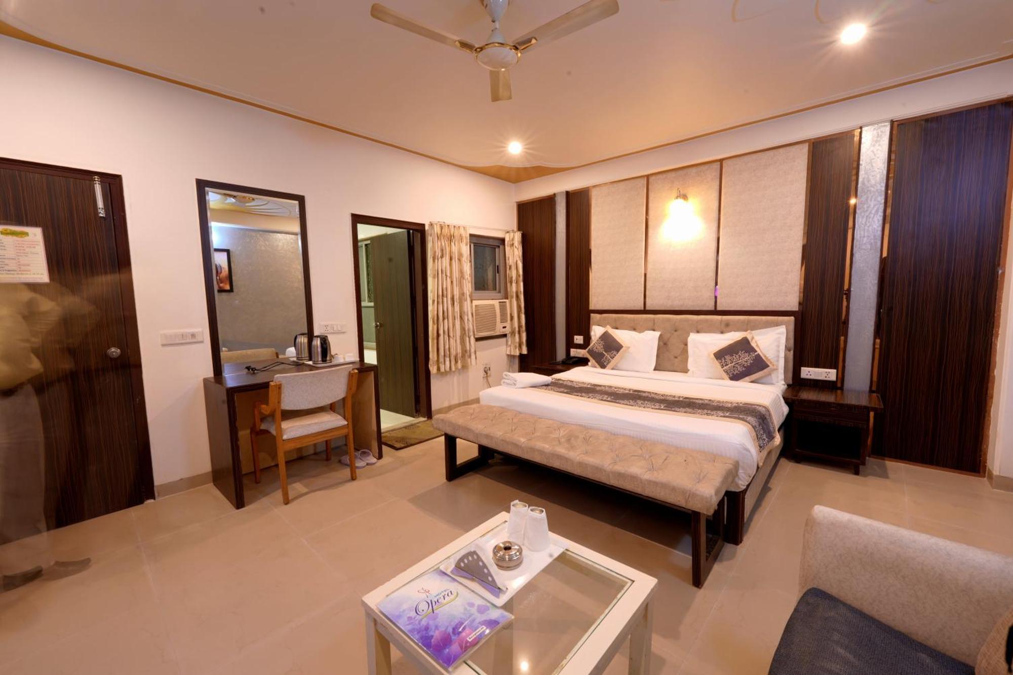 A Family Hotel Oppera Near Igi Airport New Delhi Exterior photo