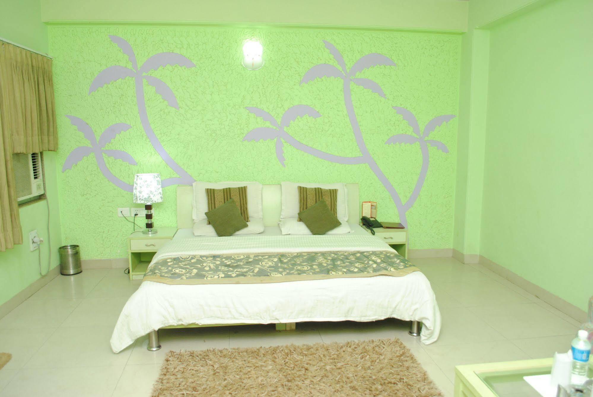 A Family Hotel Oppera Near Igi Airport New Delhi Exterior photo