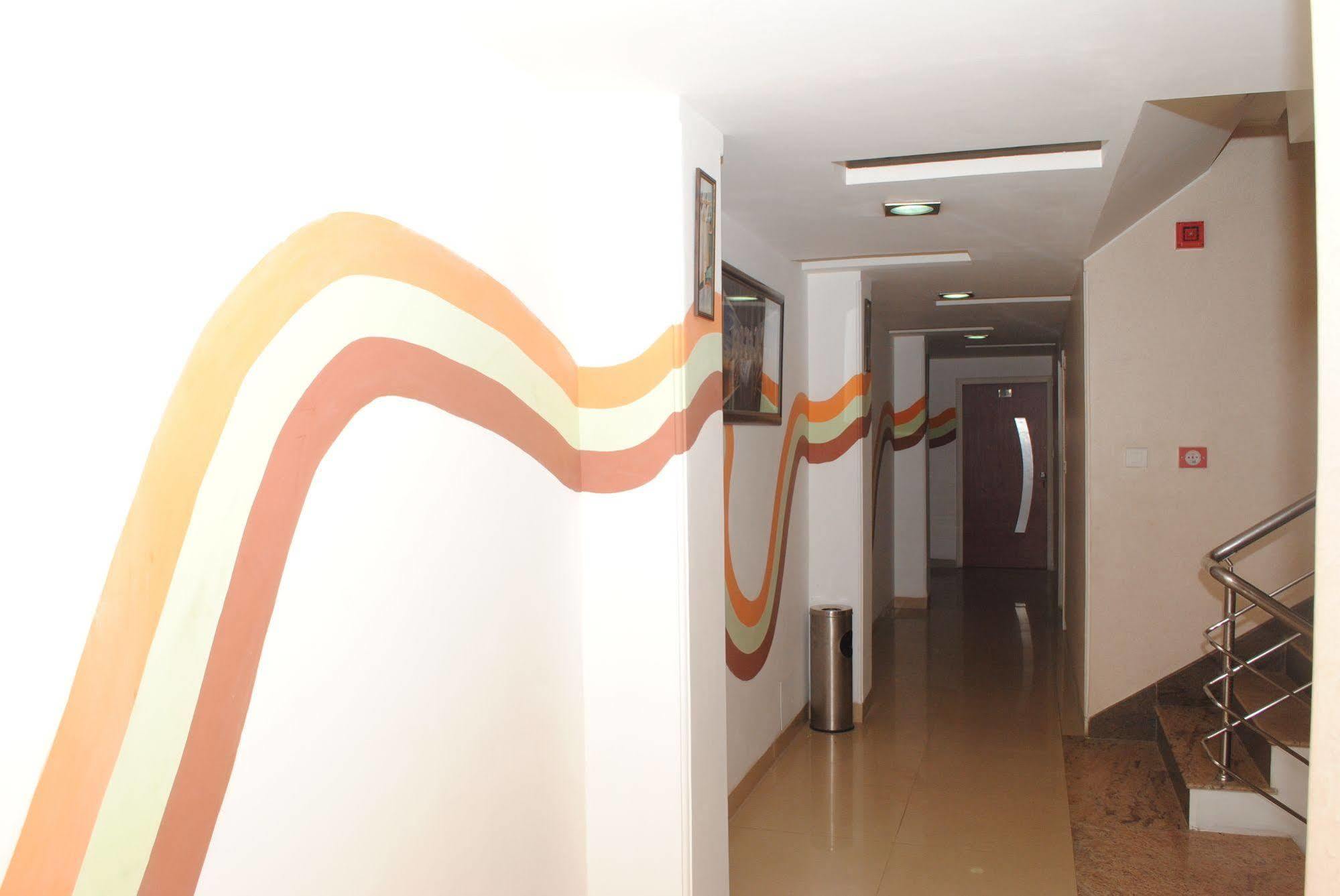 A Family Hotel Oppera Near Igi Airport New Delhi Exterior photo