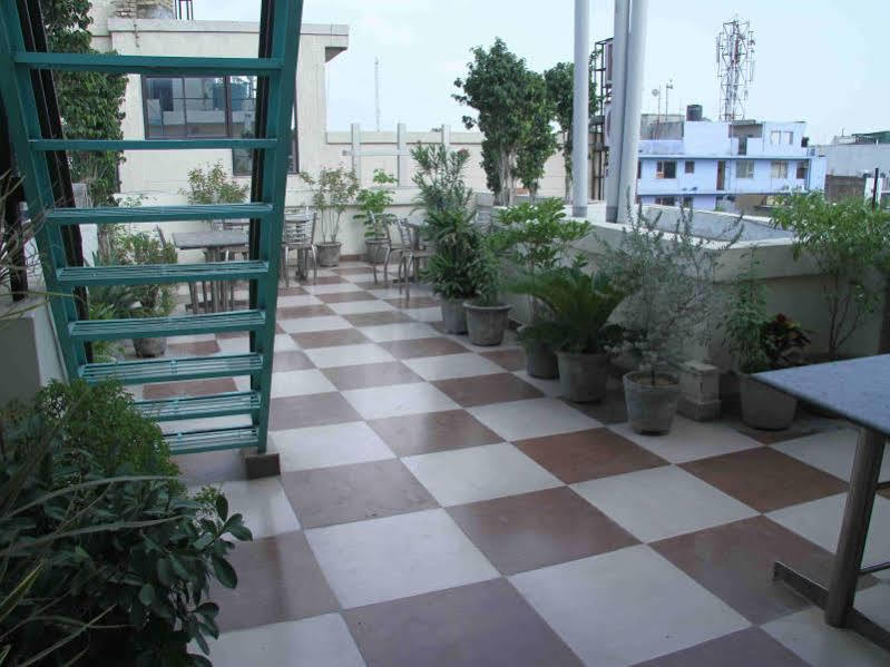 A Family Hotel Oppera Near Igi Airport New Delhi Exterior photo