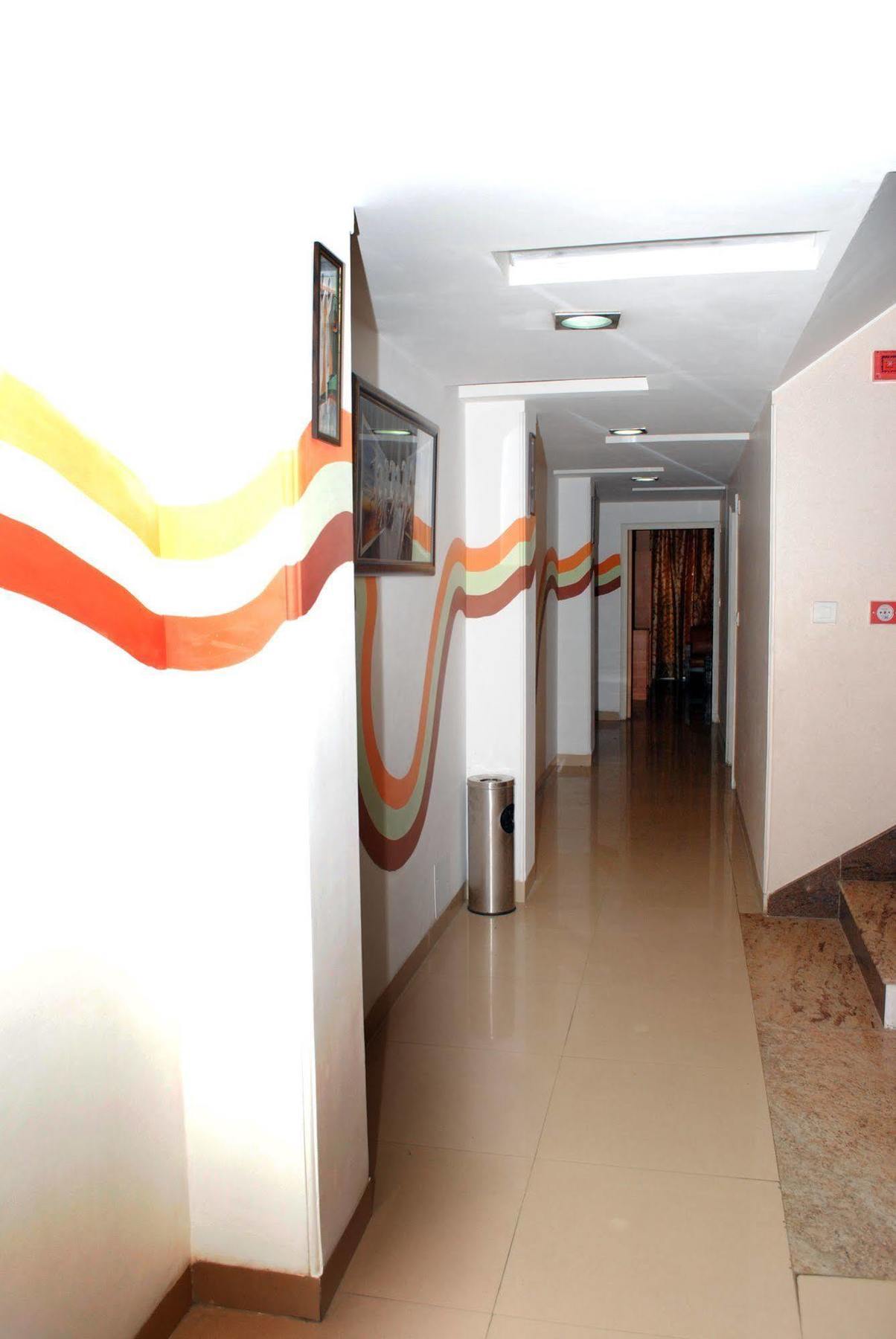 A Family Hotel Oppera Near Igi Airport New Delhi Exterior photo